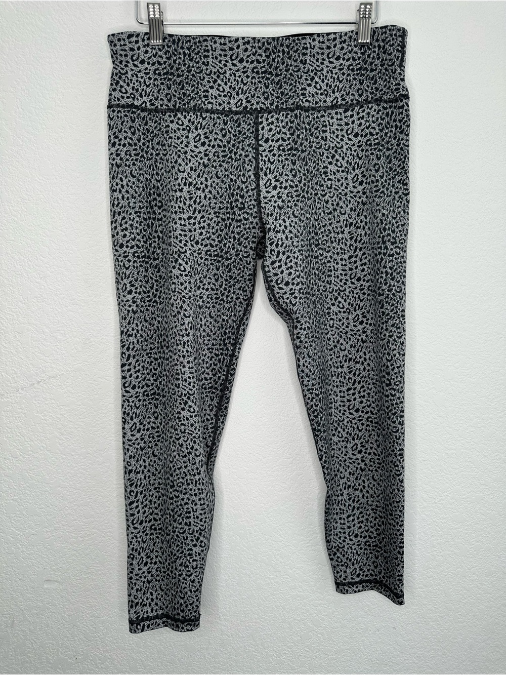 Sweaty Betty Flatter Me Jacquard 7/8 Gym Leggings Grey Leopard Print Size XL